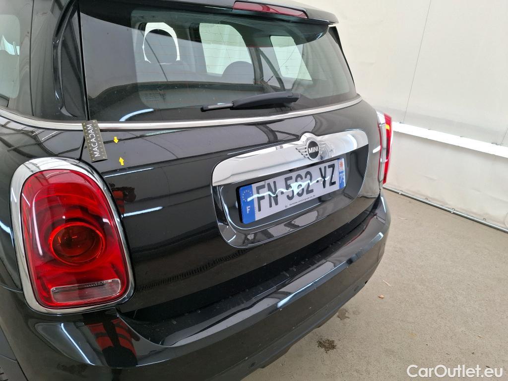  Mini  Countryman MINI  / 2016 / 5P / Crossover Cooper Business Design 136 ch BVA7 #37