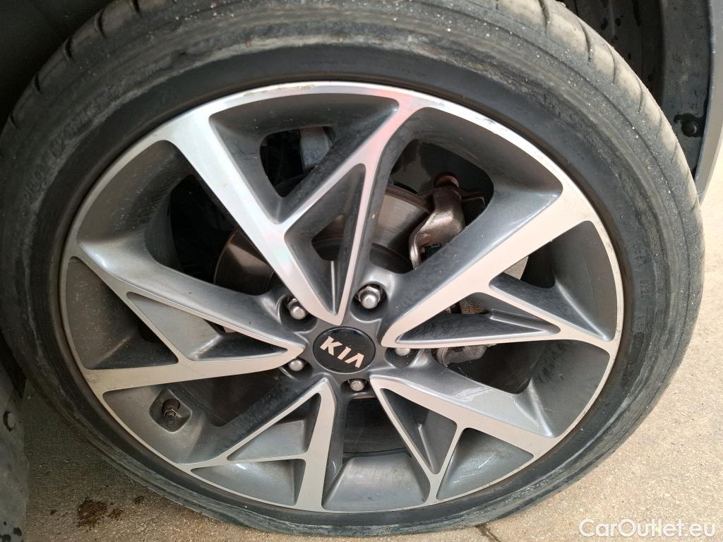  KIA  Niro KIA  / 2019 / 5P / Berline 1.6 GDI 105 ISG HYBRIDE PREMIUM DCT6 #25