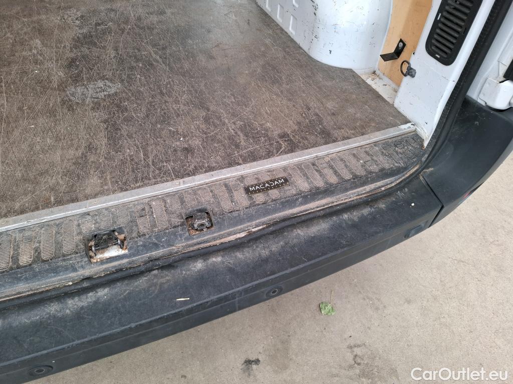  Renault  Master  Fourgon L2H2 3 3 Grand Confort dCi 135CV BVM6 E6dT #8