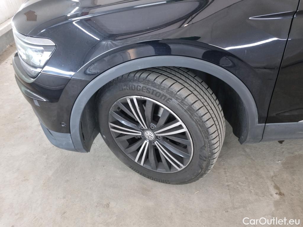  Volkswagen  Tiguan VOLKSWAGEN  / 2016 / 5P / SUV 1.5 TSI 150 EVO DSG7 Carat Exclusive #13