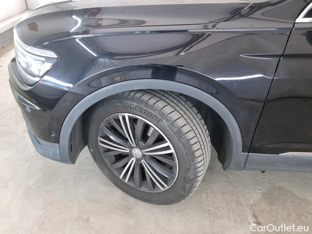  Volkswagen  Tiguan VOLKSWAGEN  / 2016 / 5P / SUV 1.5 TSI 150 EVO DSG7 Carat Exclusive #18