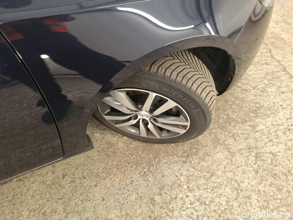  Peugeot  308  Allure 1.2 PureTech 130CV BVM6 E6d #10
