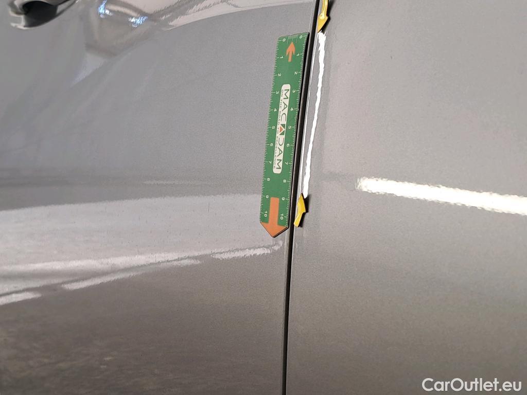  Peugeot  208  Allure Pack 1.2 PureTech 100CV BVM6 E6d #1