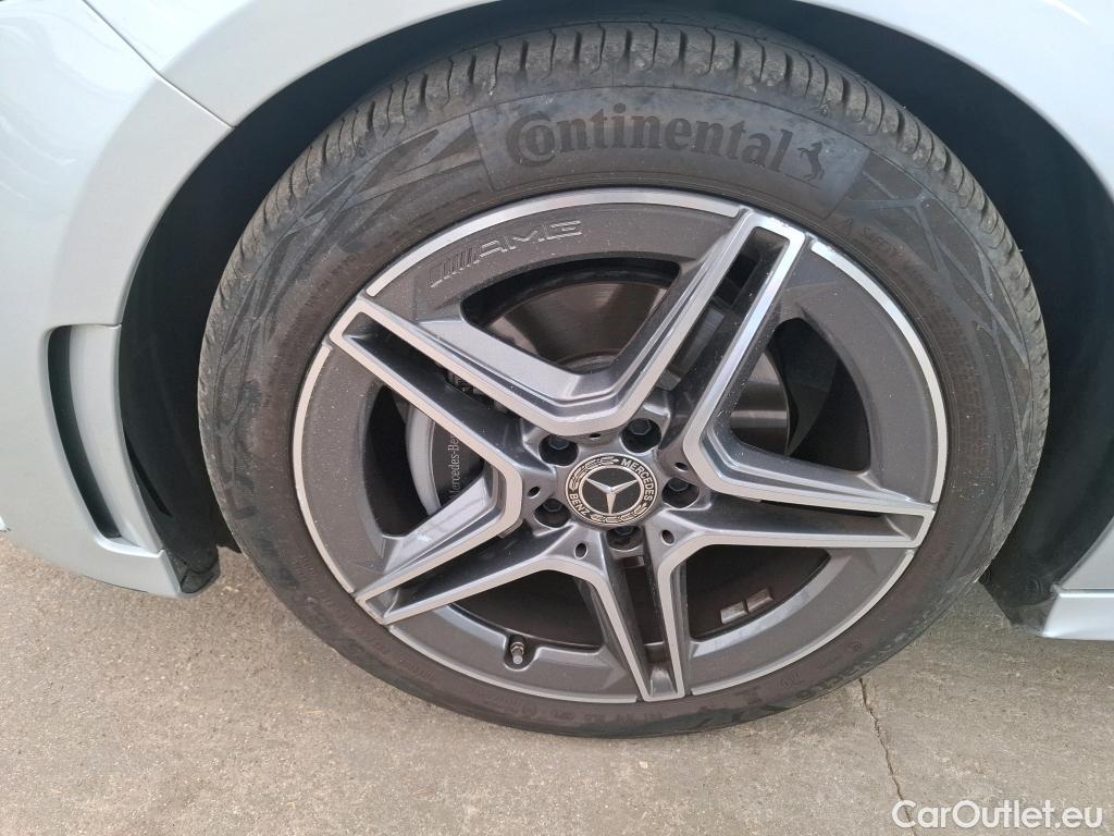  Mercedes  A-Klasse MERCEDES-BENZ Classe A Compact / 2018 / 5P / Berline A 200 AMG Line 7G-DCT #26