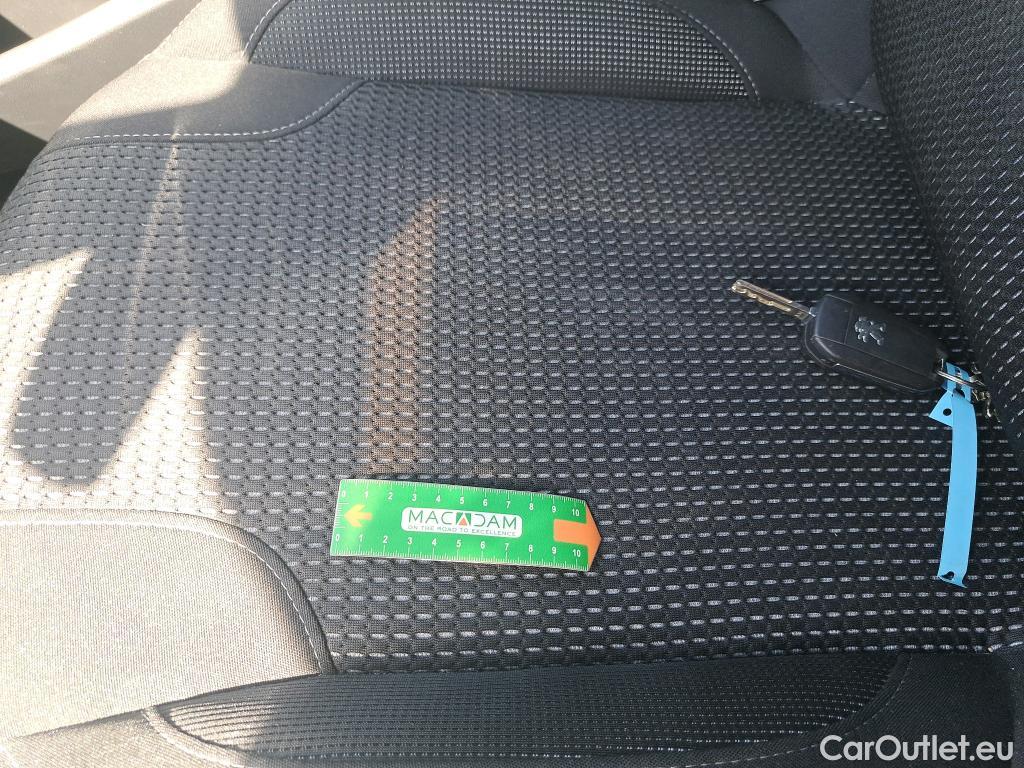  Peugeot  208  Allure Business 1.2 PureTech 110CV BVM6 E6dT #6