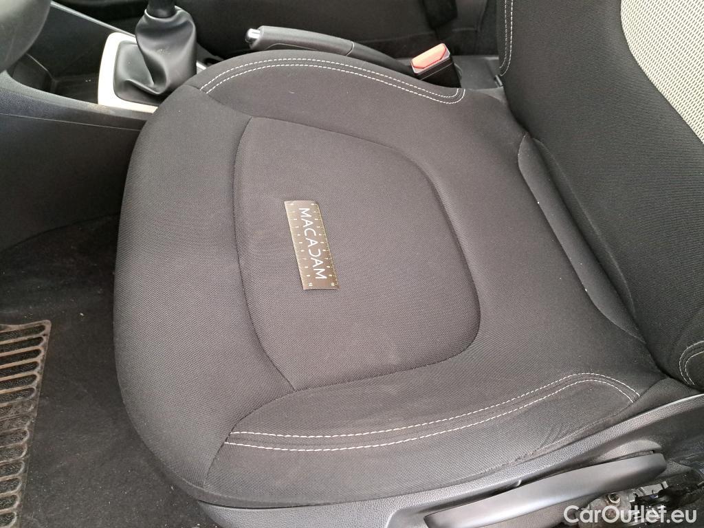  Renault  Captur RENAULT  / 2017 / 5P / Crossover Business dCi 90 #22