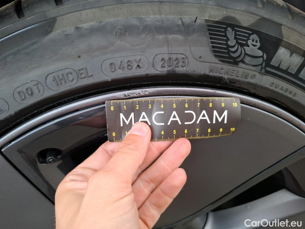  Tesla  Model 3 TESLA  / 2018 / 4P / Berline Autonomie Standard Plus RWD #37