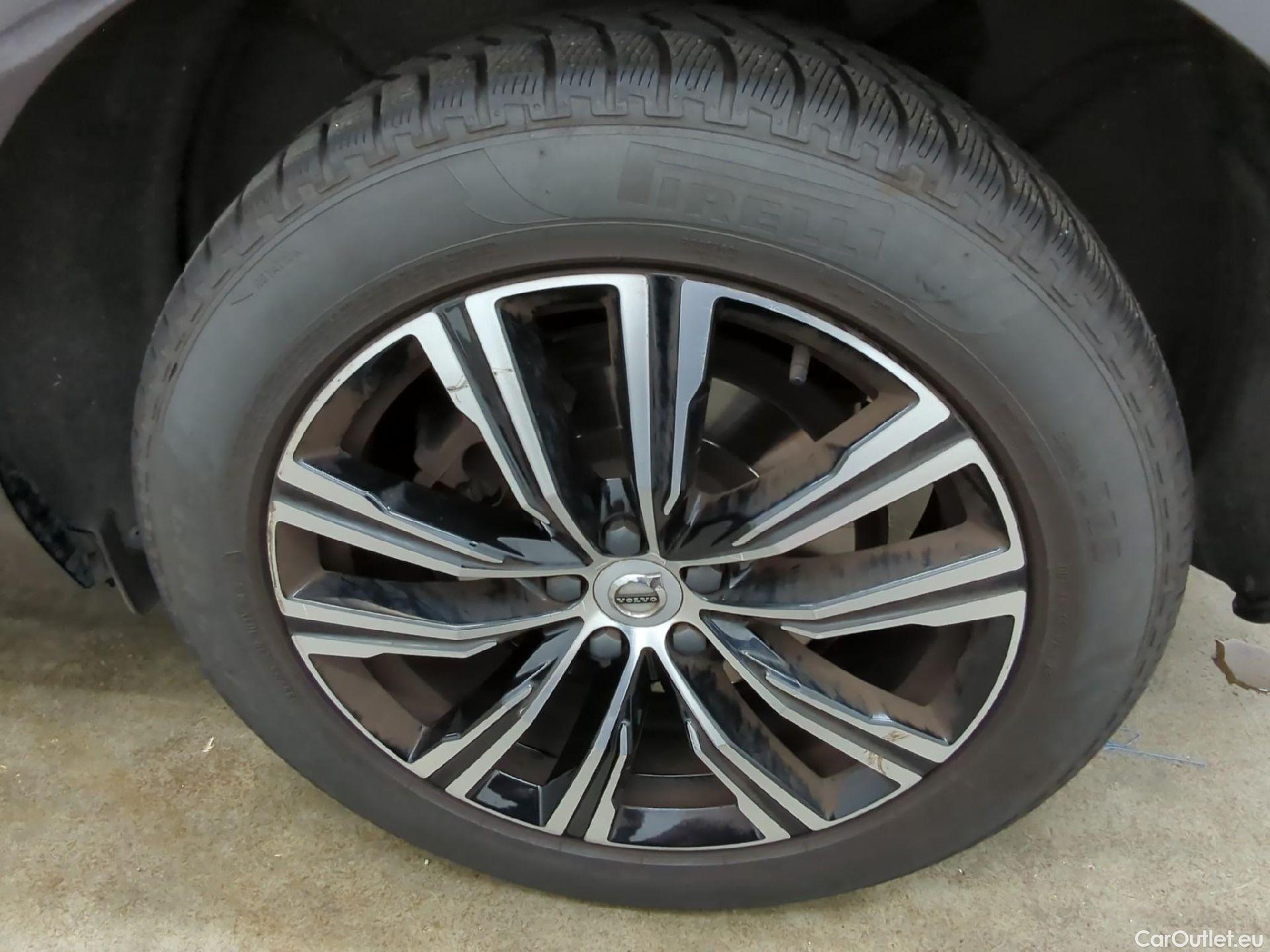  Volvo  XC60 VOLVO  / 2021 / 5P / SUV B4 197 GearTronic 8 Inscription #7