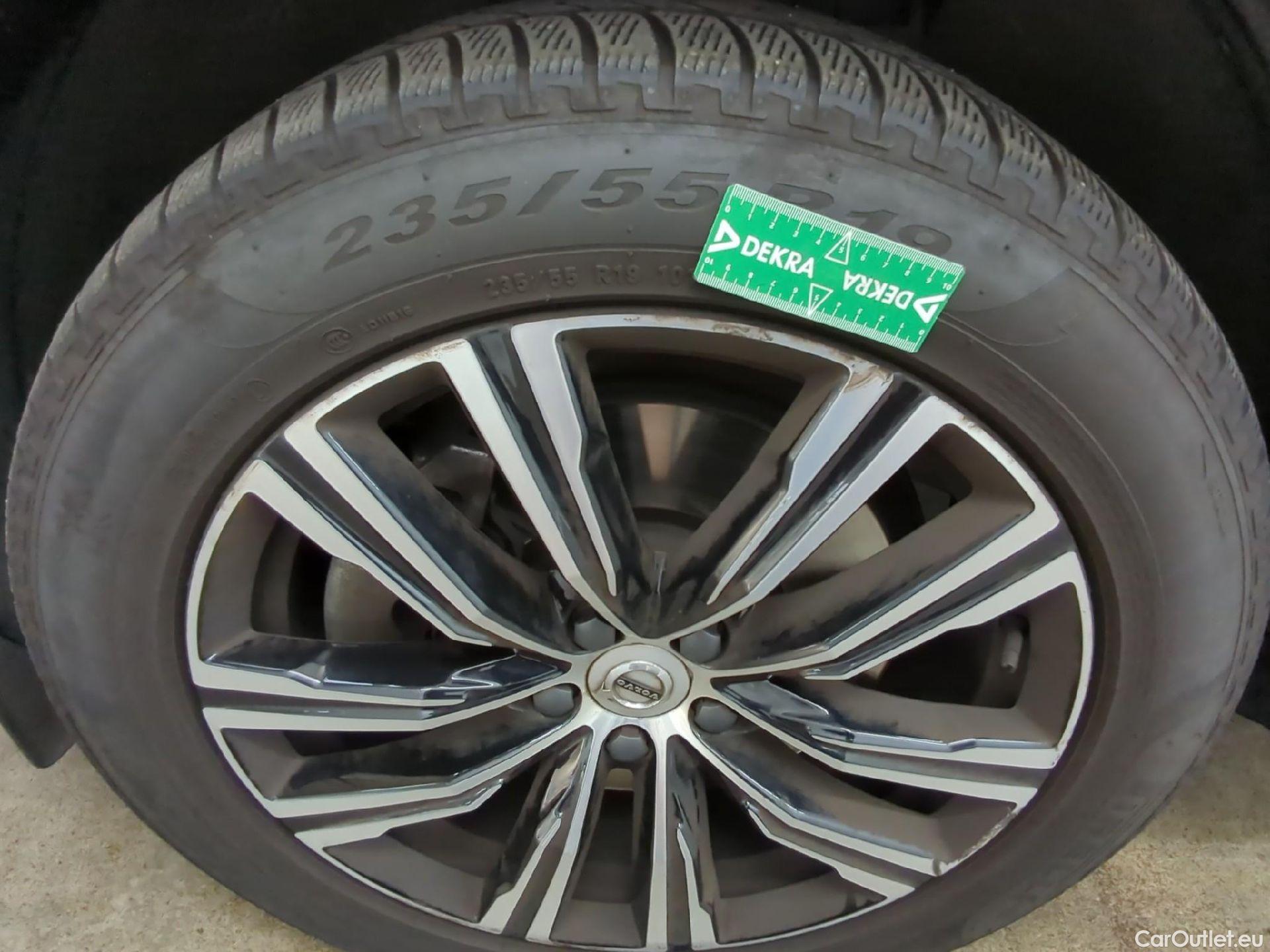  Volvo  XC60 VOLVO  / 2021 / 5P / SUV B4 197 GearTronic 8 Inscription #5