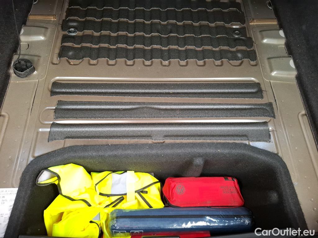  Volkswagen  ID.4  Business Pro Performance 77kWh BVA #8