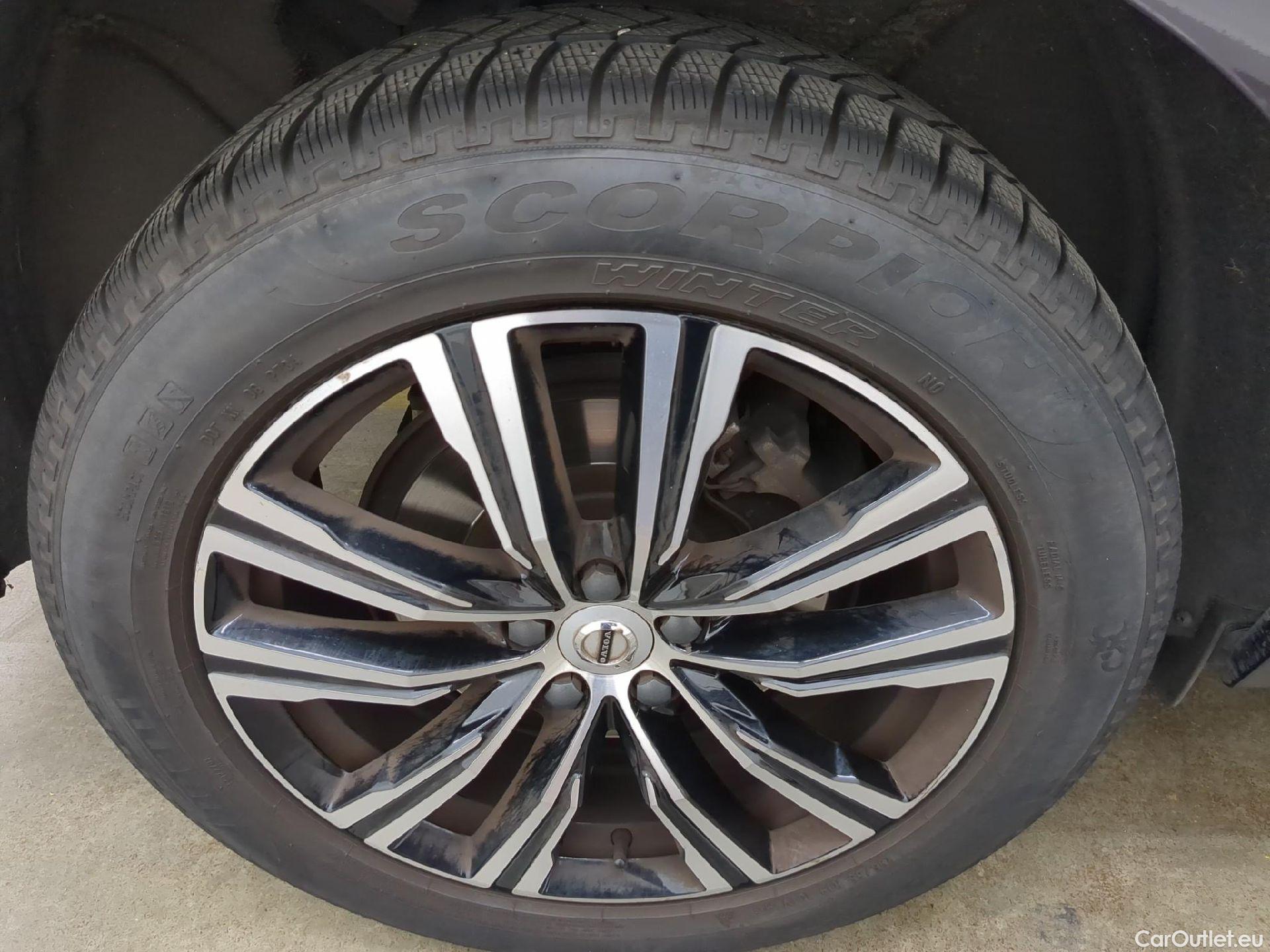  Volvo  XC60 VOLVO  / 2021 / 5P / SUV B4 197 GearTronic 8 Inscription #10