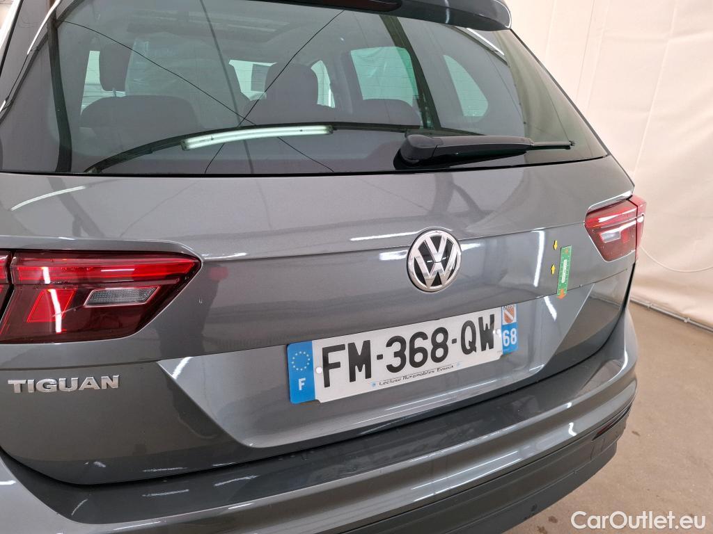 Volkswagen  Tiguan VOLKSWAGEN  / 2016 / 5P / SUV 2.0 TDI 150 DSG7 Confortline Business #24