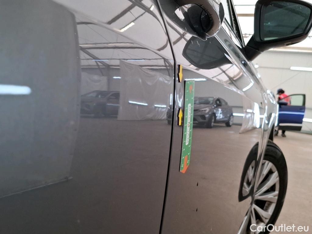  Volkswagen  Tiguan VOLKSWAGEN  / 2016 / 5P / SUV 2.0 TDI 150 DSG7 Confortline Business #21