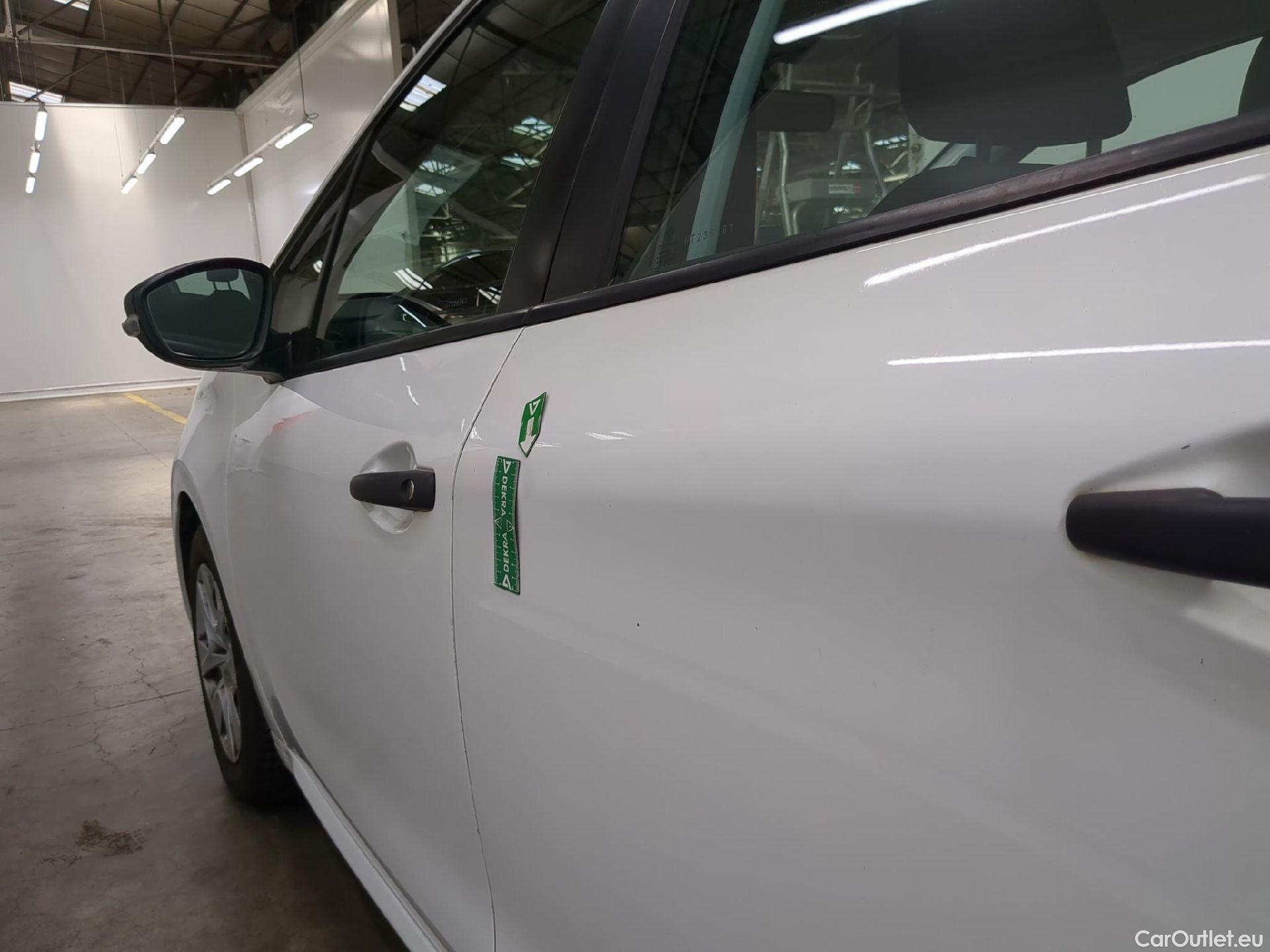  Peugeot  208  Affaire Premium 1.6 HDi 75CV BVM5 E6 #17