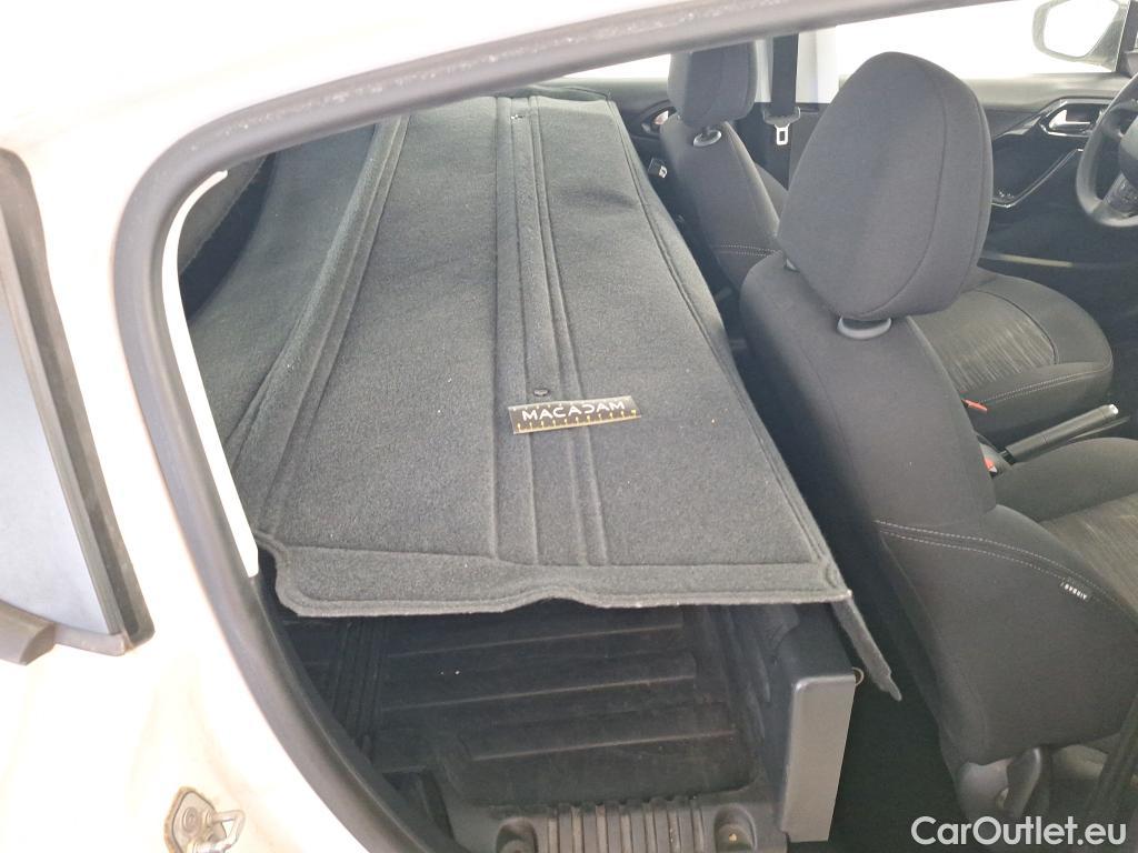  Peugeot  208  Affaire Premium Pack 1.6 HDi 75CV BVM5 E6 #33