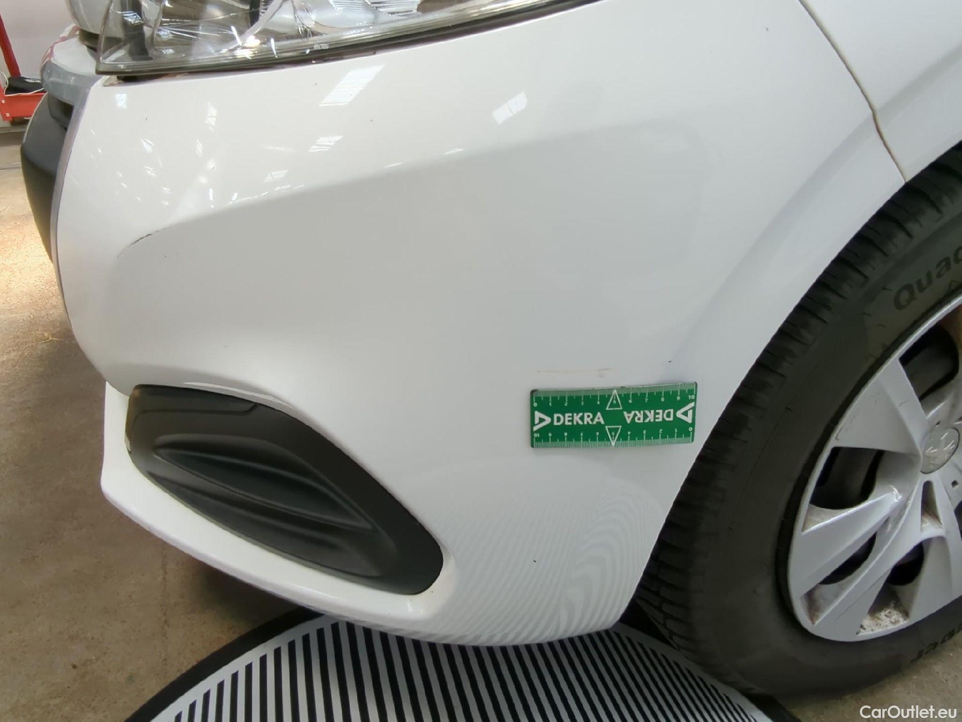  Peugeot  208  Affaire Premium 1.6 HDi 75CV BVM5 E6 #9