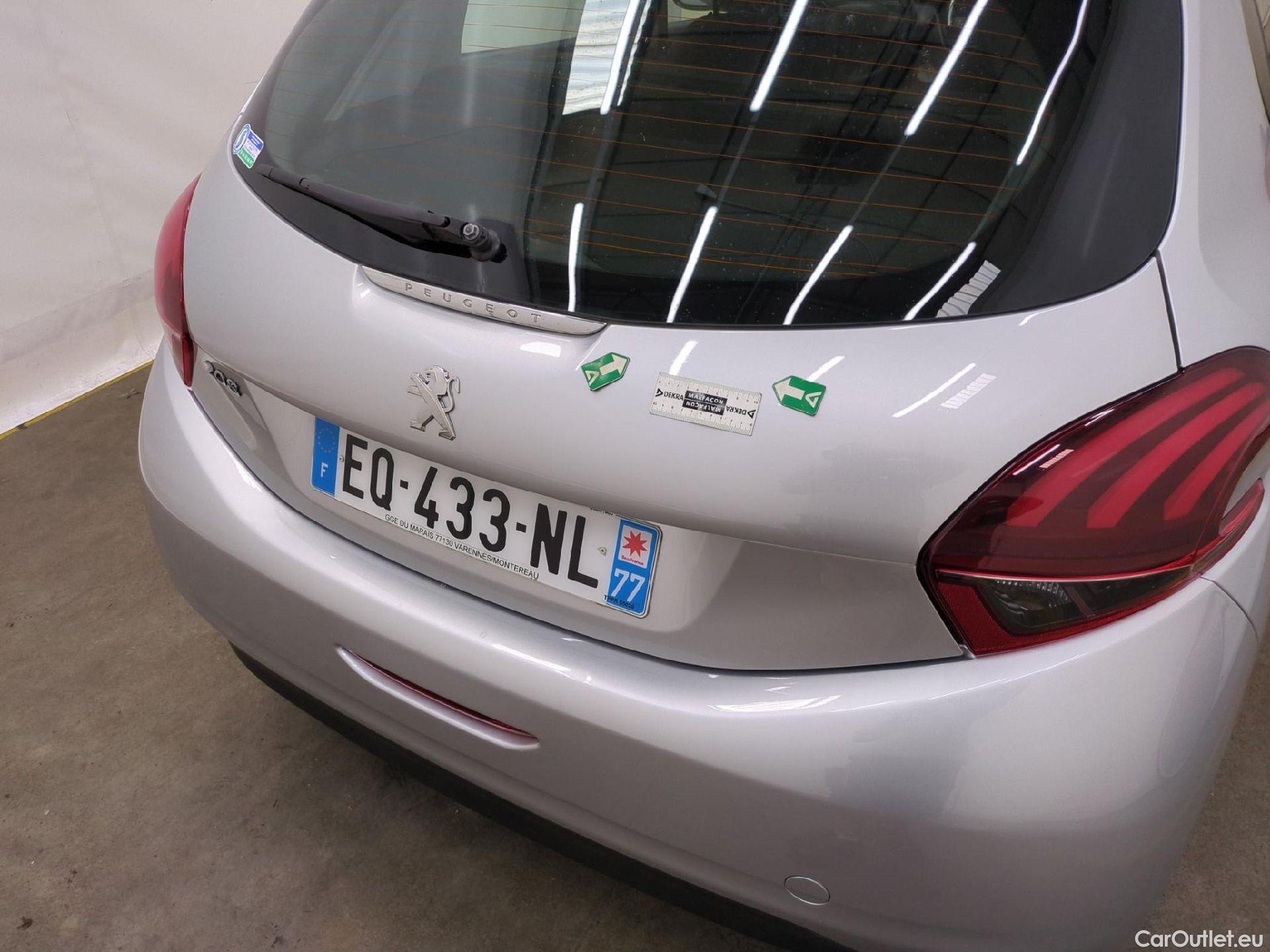  Peugeot  208  Affaire Premium 1.6 HDi 75CV BVM5 E6 #22
