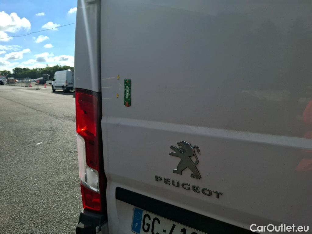  Peugeot  Boxer PEUGEOT  / 2014 / 4P / Fourgon tôlé BlueHDi 140 S&S ASPHALT 330 L2H2 #3
