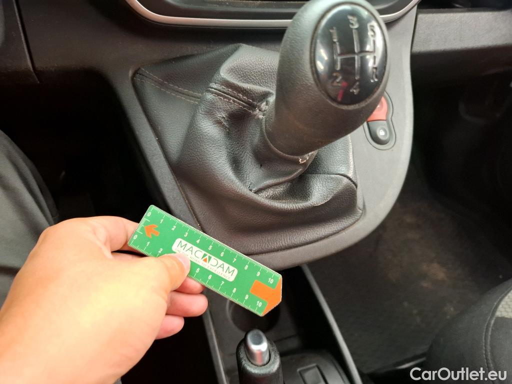  Renault  Kangoo  Express Extra (Série Spéciale) 1.5 dCi 75CV BVM5 E6 #36