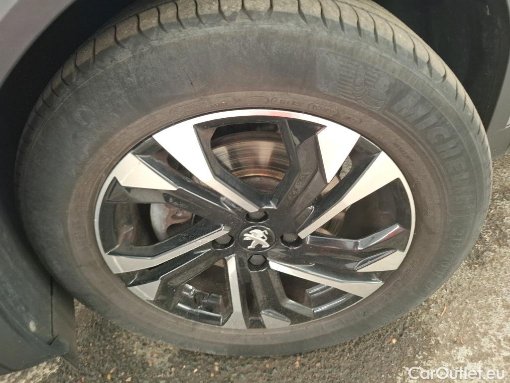  Peugeot  2008  Allure Business 1.5 HDi 130CV BVA8 E6d #1