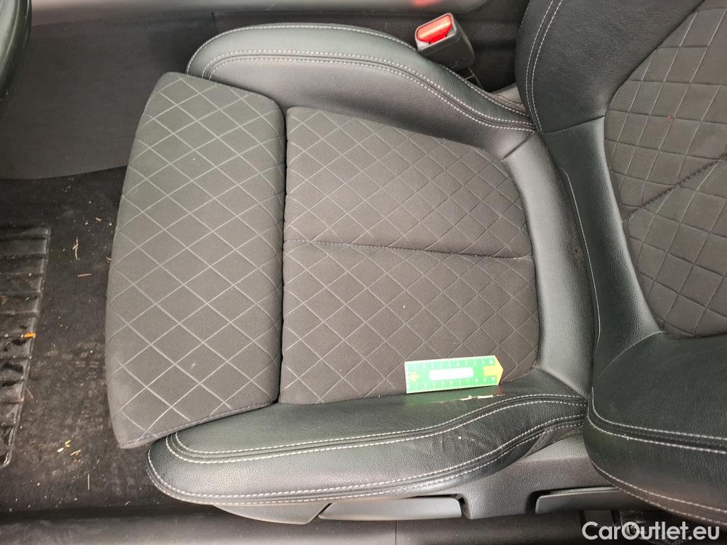  Renault  Kadjar RENAULT  / 2018 / 5P / Crossover Intens Blue dCi 115 EDC(SL) #48