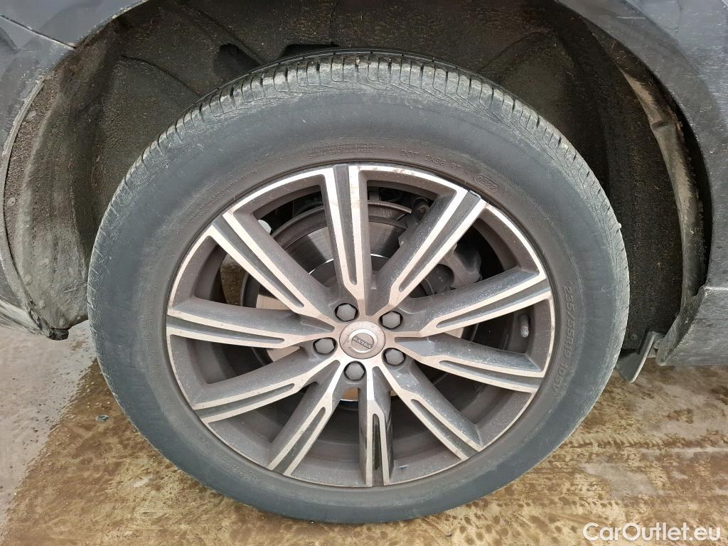  Volvo  XC60 VOLVO  / 2017 / 5P / SUV B4 197 Geartronic 8 Inscription #31