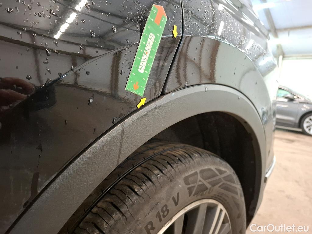  Volkswagen  Tiguan VOLKSWAGEN  Allspace / 2017 / 5P / SUV 2.0 TDI 150 DSG7 Carat #2