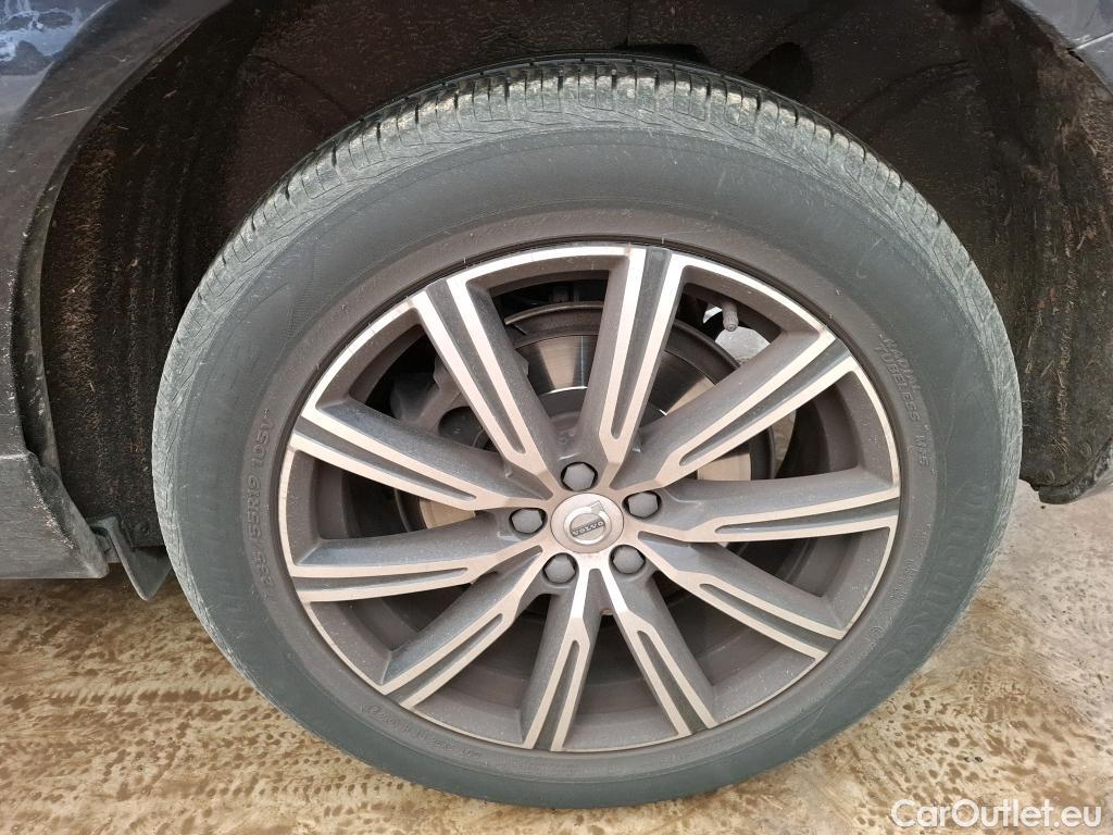  Volvo  XC60 VOLVO  / 2017 / 5P / SUV B4 197 Geartronic 8 Inscription #26
