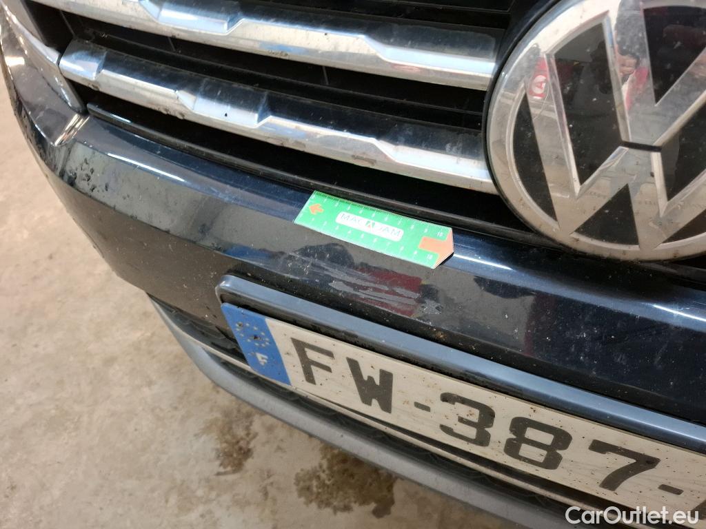  Volkswagen  Tiguan VOLKSWAGEN  Allspace / 2017 / 5P / SUV 2.0 TDI 150 DSG7 Carat #4