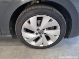  Volkswagen  Golf  VOLKSWAGEN / 2019 / 5P / BERLINA 2.0 TDI SCR STYLE DSG #82
