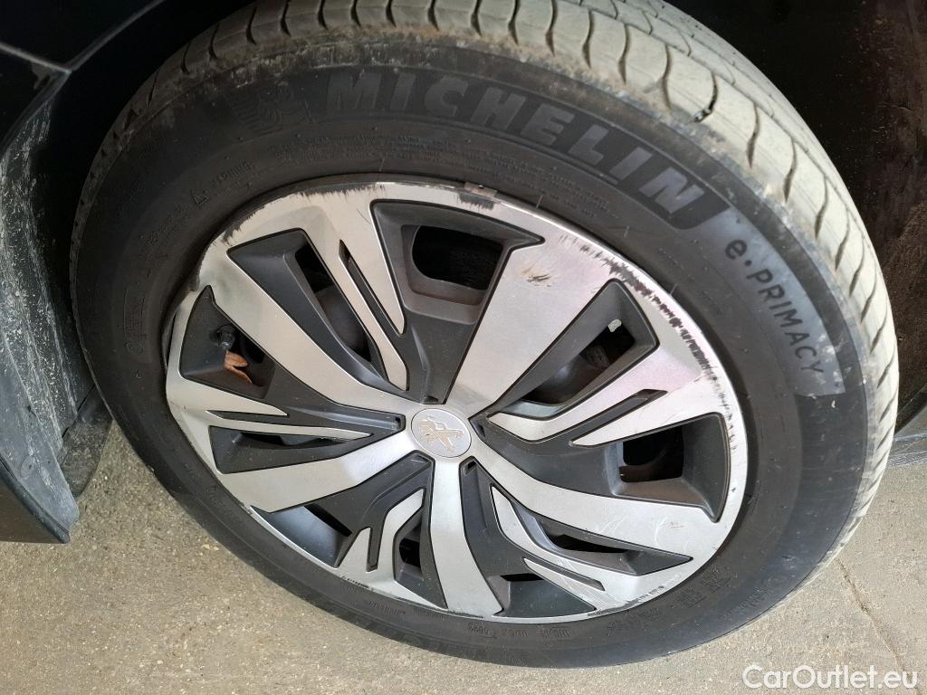  Peugeot  208  Active Pack 1.2 PureTech 100CV BVA8 E6d #18