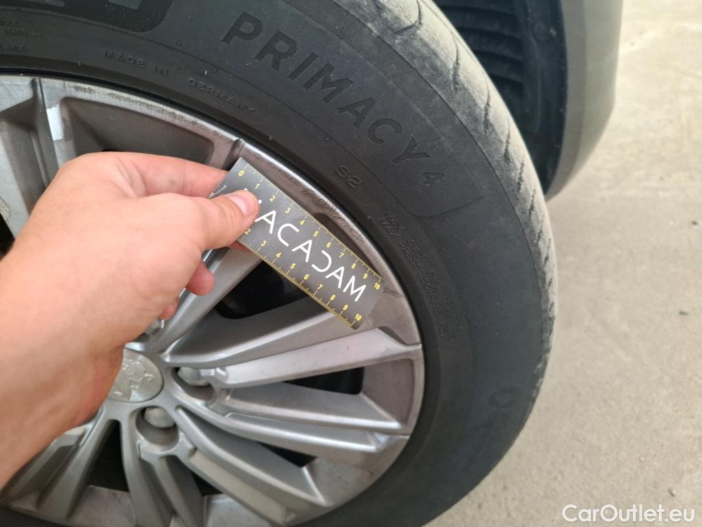 Peugeot  308  Allure 1.2 PureTech 130CV BVA8 E6d #21
