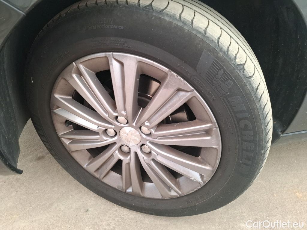  Peugeot  308  Allure 1.2 PureTech 130CV BVA8 E6d #14