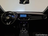  Alfa Romeo   STELVIO ALFA ROMEO / 2017 / 5P / SUV 2.2 TD 210 CV SUPER AT8 Q4 #3