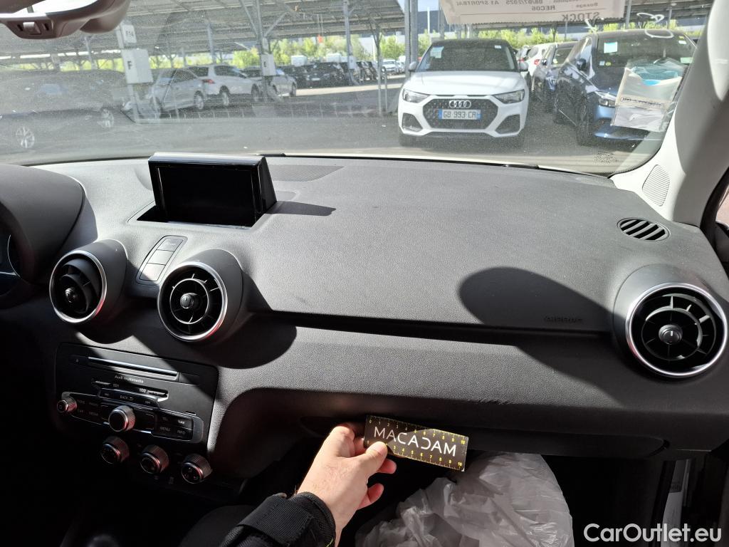  Audi  A1 Sportback  Business Line 1.4 TDI 90CV BVA7 E6 #27