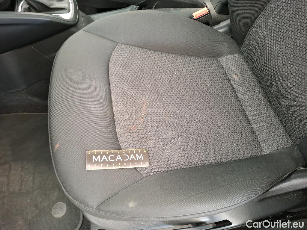  Audi  A1 Sportback  Business Line 1.4 TDI 90CV BVA7 E6 #50
