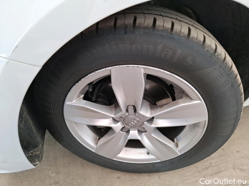  Audi  A1 Sportback  Business Line 1.4 TDI 90CV BVA7 E6 #35
