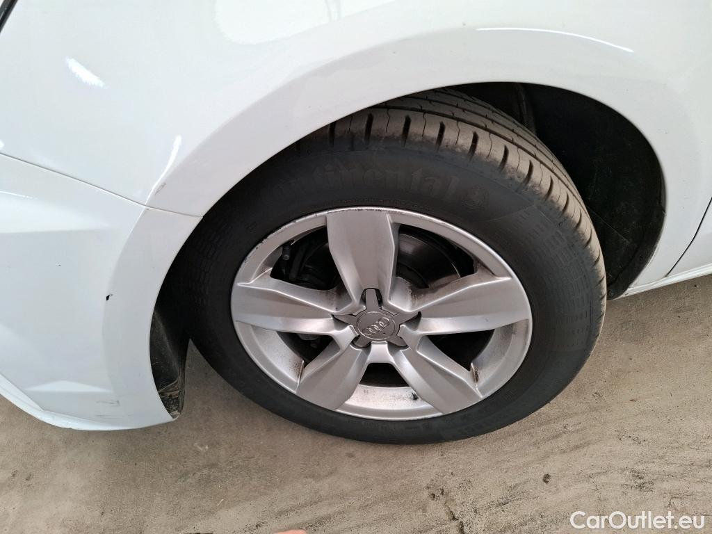  Audi  A1 Sportback  Business Line 1.4 TDI 90CV BVA7 E6 #34