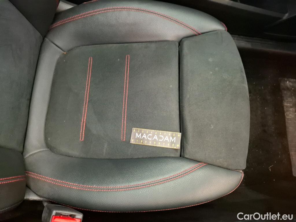  Mercedes  GLB MERCEDES-BENZ  / 2019 / 5P / SUV  200 d AMG Line #40