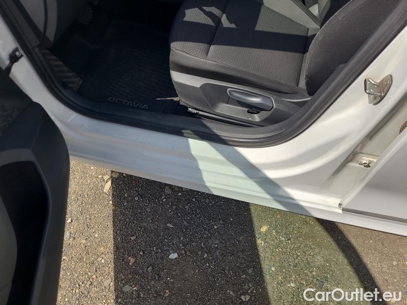  Skoda  Octavia  Combi (NX3)(2020) Oct.Com. 2.0TDI 85 Ambition AT #9