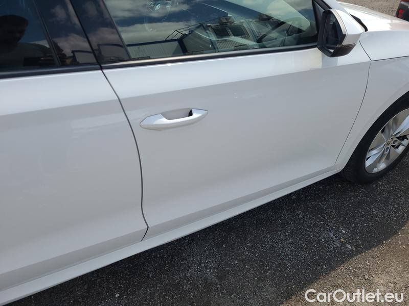  Skoda  Octavia  Combi (NX3)(2020) Oct.Com. 2.0TDI 85 Ambition AT #4