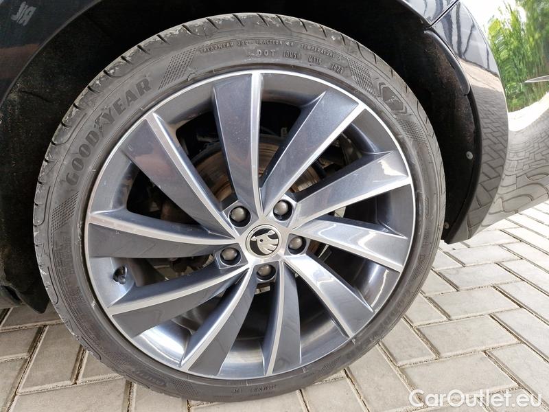  Skoda  Octavia  Combi  (5E5)(03.2017->) OctCom 2.0TSI 140 L&K 4x4 AT #8