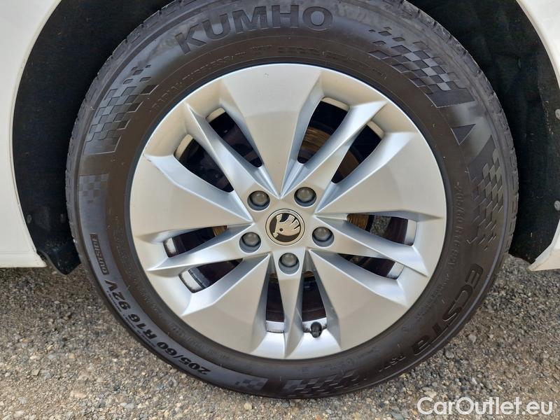  Skoda  Octavia  Combi (NX3)(2020) Oct.Combi 1.5TSI 110 Ambition #9