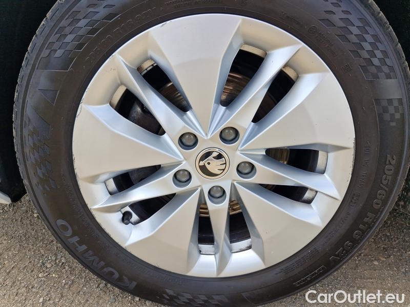  Skoda  Octavia  Combi (NX3)(2020) Oct.Combi 1.5TSI 110 Ambition #5