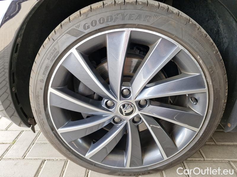  Skoda  Octavia  Combi  (5E5)(03.2017->) OctCom 2.0TSI 140 L&K 4x4 AT #4