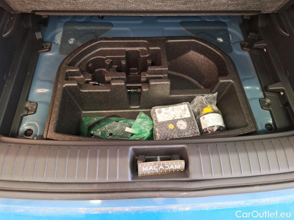  Hyundai  Konna HYUNDAI Kona / 2017 / 5P / SUV BEV 39KWH ELECTRIQUE 136CH INTUITIVE #3