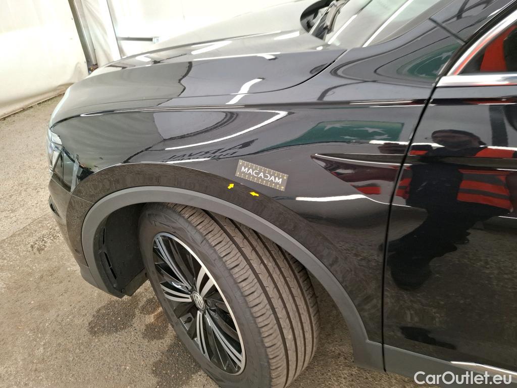  Volkswagen  Tiguan VOLKSWAGEN  / 2016 / 5P / SUV 2.0 TDI 150 DSG7 Carat #15