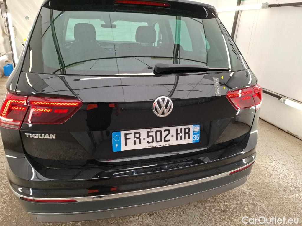  Volkswagen  Tiguan VOLKSWAGEN  / 2016 / 5P / SUV 2.0 TDI 150 DSG7 Carat #11