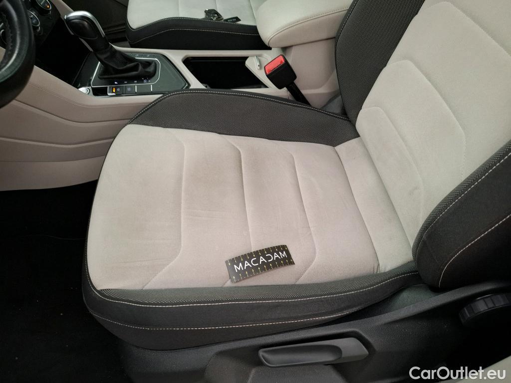  Volkswagen  Tiguan VOLKSWAGEN  / 2016 / 5P / SUV 2.0 TDI 150 DSG7 Carat #14