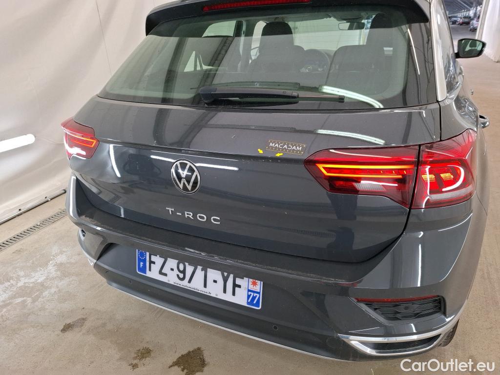  Volkswagen  T-ROC VOLKSWAGEN  / 2017 / 5P / SUV 1.5 TSI 150 EVO CARAT DSG7 #1
